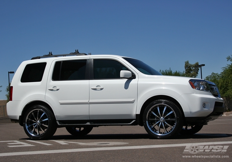 2009 Honda Pilot with 22" Lexani LSS-10 in Machined Black wheels