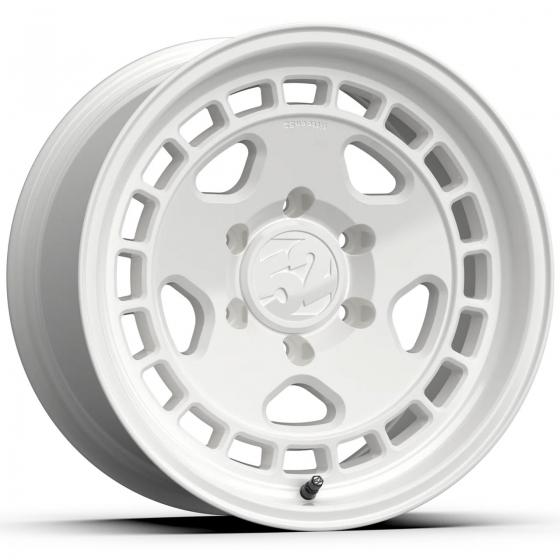 fifteen52 Turbomac HD Classic in Gloss White