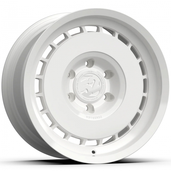 fifteen52 Evolution HD in Gloss White