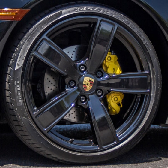 Powder Coating Porsche 911 in Gloss Black