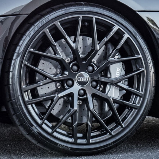 Powder Coating Audi R8 in Gloss Black