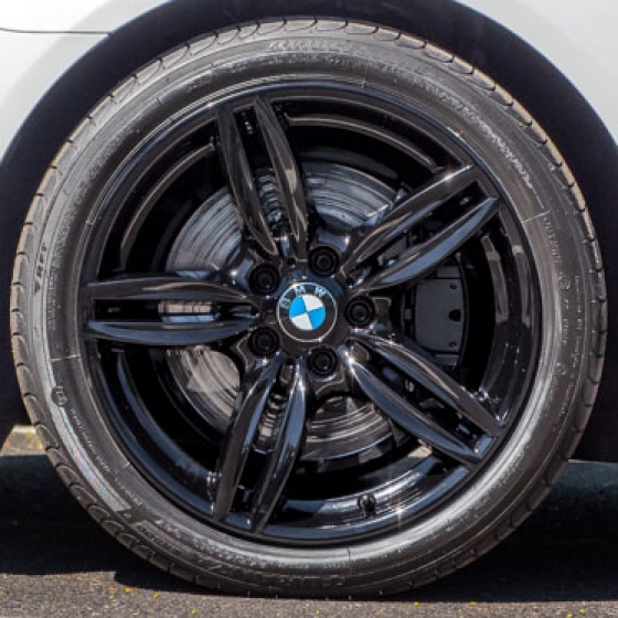 Powder Coating BMW 550i in Gloss Black