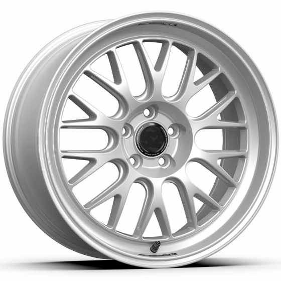 fifteen52 Holeshot RSR in Silver