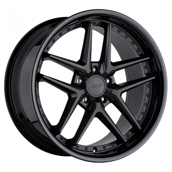 TSW Premio in Matte Black (Gloss Black Lip)