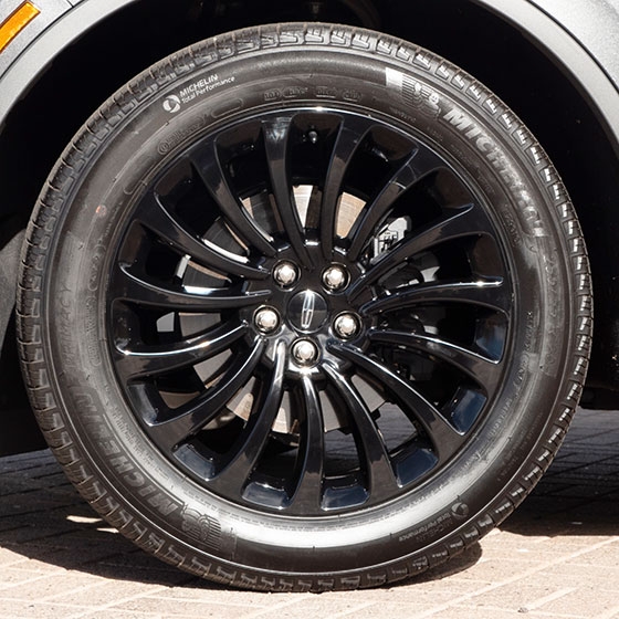 Powder Coating Lincoln Aviator in Gloss Black