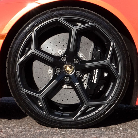 Powder Coating Lamborghini Huracan in Satin Black