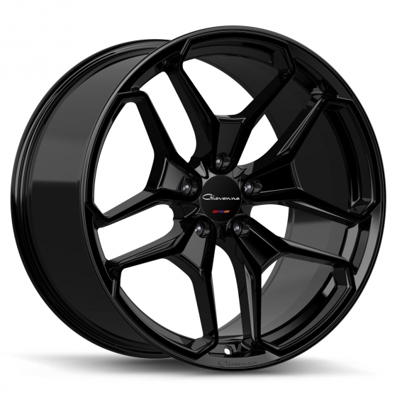 Giovanna Huraneo in Gloss Black